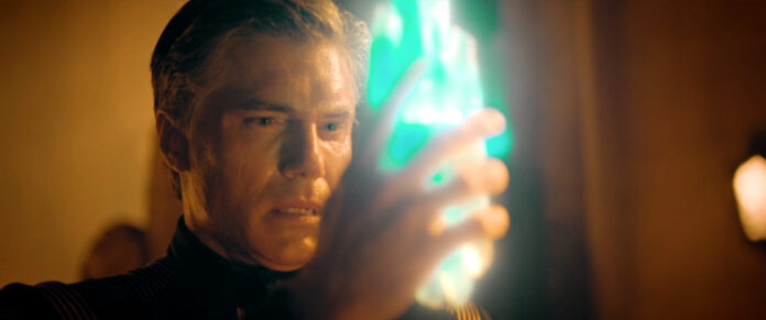 Pike_Zeitkristall Captain Pike (Anson Mount) muss in "Through the Valley of Shadows" ein großes, persönliches Opfer bringen, um den Zeitkristall zu erwerben (Szenenfoto: CBS).