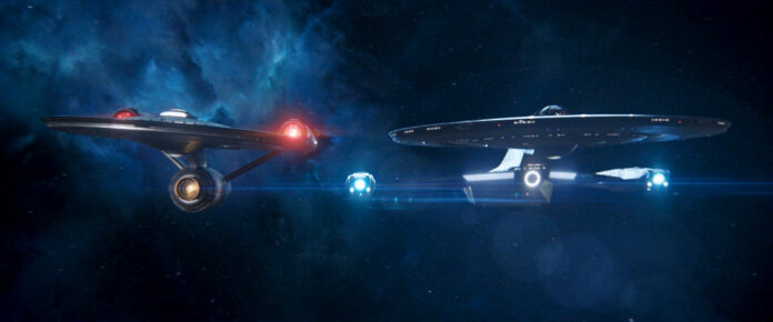 Enterprise und Discovery in "Such Sweet Sorrow" (Szenenbild: "Discovery" 2x13, CBS) Enterprise und Discovery in "Such Sweet Sorrow" (Szenenbild: "Discovery" 2x13, CBS)