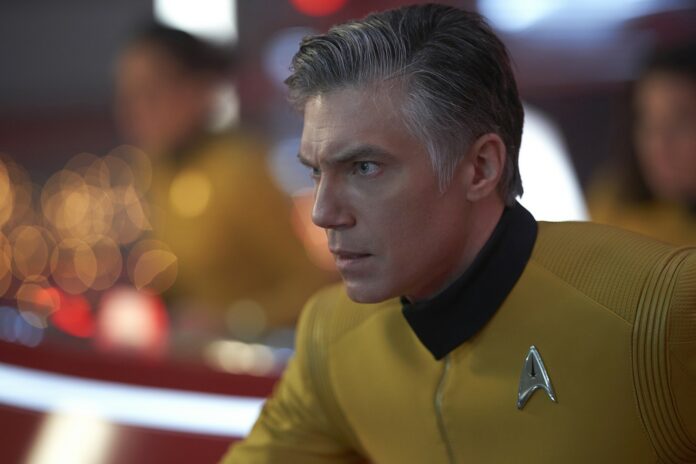 Pike in "Such Sweet Sorrow, Part 2" (Photo: "Discovery 2x14, CBS)