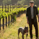 Picard und “Nummer Eins” auf dem Weingut (Photo: CBS, via EW)
