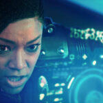 Burnham setzt ein Mayday ab in “There Is A Tide…” (Bild: ViacomCBS)