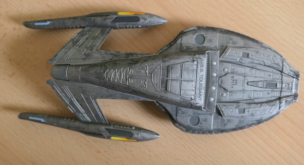 Modell-Rezension: "Star Trek Universe Collection - U.S.S. Toussaint" 99