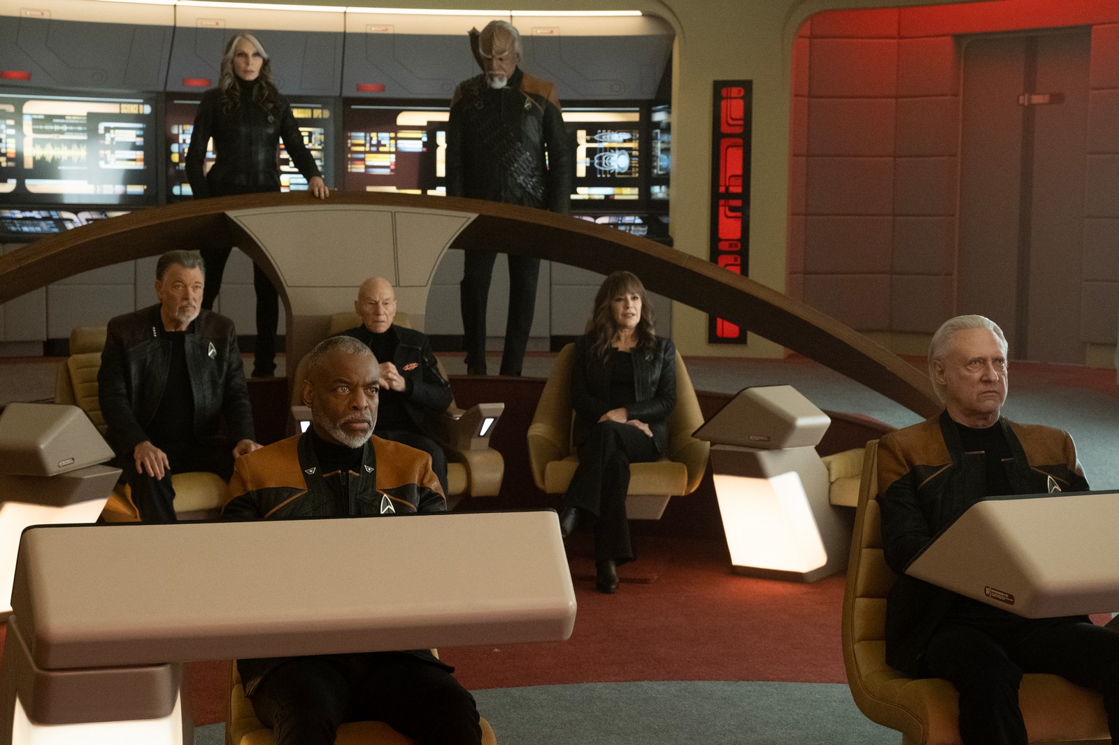 Brückencrew der Enterprise in "The Last Generation" (Szenenphoto: Paramount)