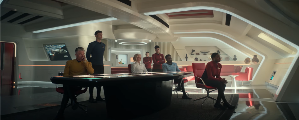 Sneak-Peak-Teaser zu Staffel 2 von "Star Trek: Strange New Worlds!" 8 Die Crew verfolgt die Übertragung.