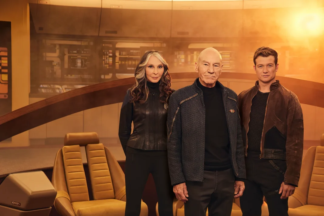 pic-s3-family-crusher-picard Beverly Crusher, Jean-Luc Picard & Jack Crusher in
