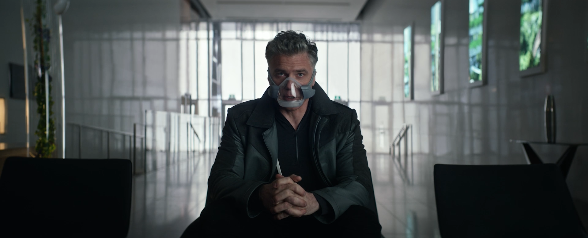 Cpt. Pike mit Sauerstoffmaske in der Episode "Ad Astra Per Aspera" (2x02, SNW)