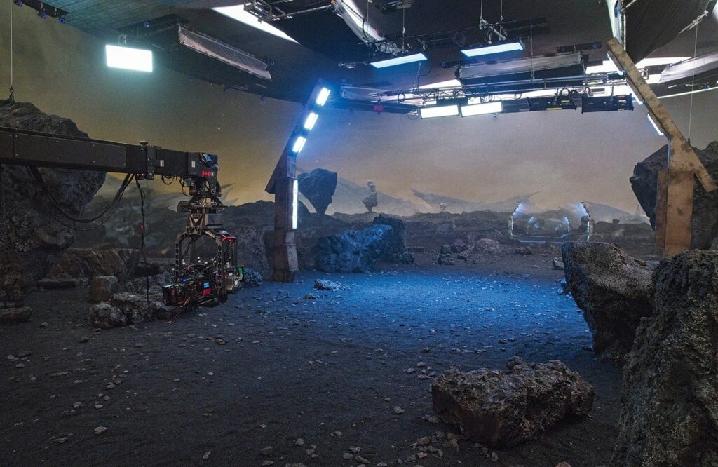 "Strange New Worlds": Wil Wheaton interviewt Anson Mount 6 LED-Band und AR-Wand bei "Discovery"