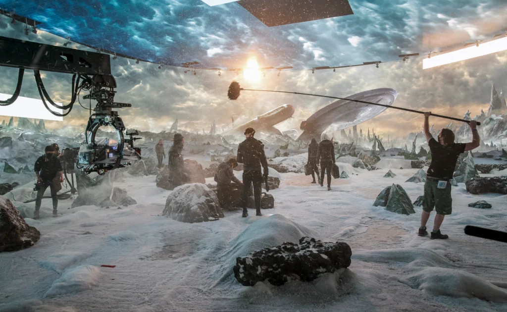 "Strange New Worlds": Wil Wheaton interviewt Anson Mount 8 Auch 1x08 SNW wurde mit Hilfe einer AR-Wand gefilmt. Bild: Marni Grossman für Paramount+
