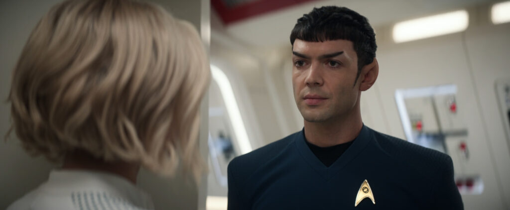 Gastrezension: "Star Trek: Strange New Worlds 2x08 - Under the Cloak of War" 6 Jess Bush als Chapel und Ethan Peck als Spock in "Under the Cloak of War" (Paramount+)