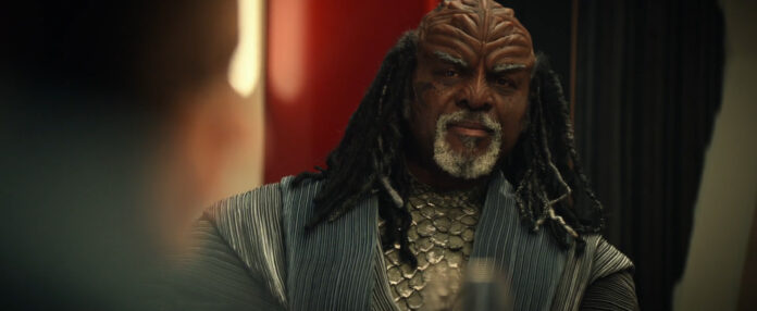 Robert Wisdom als Dak'Rah in "Under the Cloak of War" (Paramount+)