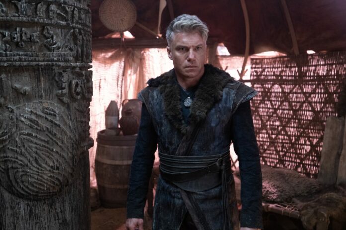 Anson Mount als Capt. Pike (Paramount+)