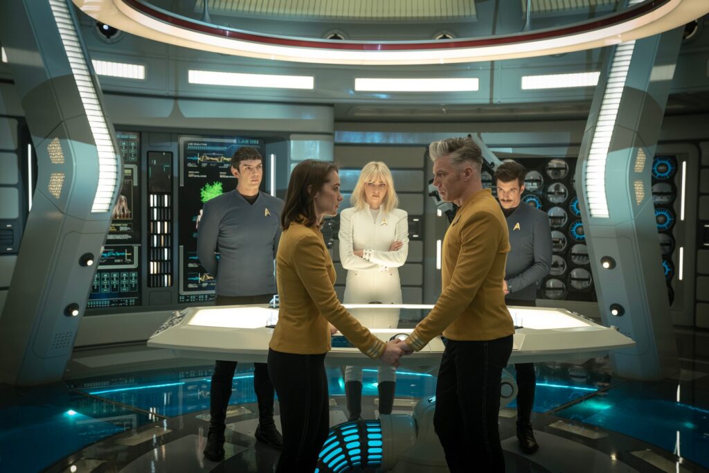 Kurzrezension: "Star Trek: Strange New Worlds" 3x10 - "New Life and New Civilizations" 2 Spock, Batel, Chapel, Pike und Kirk in "New Life And New Civilizations" (Photo: Marni Grossman/Paramount+)