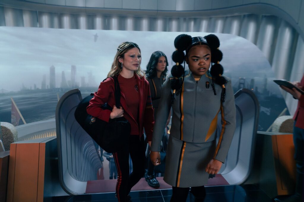 Lythe und SAM in "Ko'Zeine" (Photo: Michael Gibson/Paramount+)