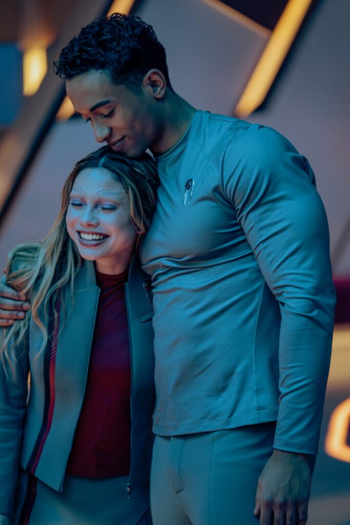 Spoiler-Review: "Starfleet Academy 1x08 - Das Leben der Sterne" 5 Lythe und Mir in "The Life of the Stars" (Photo: John Medland/Paramount+)