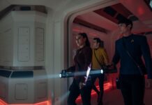 Zweitrezension: “Strange New Worlds 4×02 – Der Griffin-Vorfall” Noonien-Singh, Kirk und Spock in "The Griffin Incident" (Photo: Jan Thijs/Paramount+)