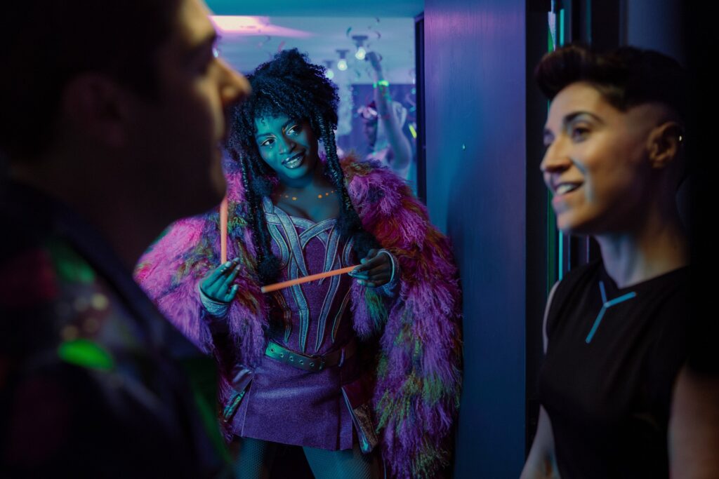 Kurzrezension: "Star Trek: Strange New Worlds" - 4x03 "Human Best Friend" 1 Scott, Uhura und Ortegas in "Human Best Friend" (Photo: Jan Thijs/Paramount+)