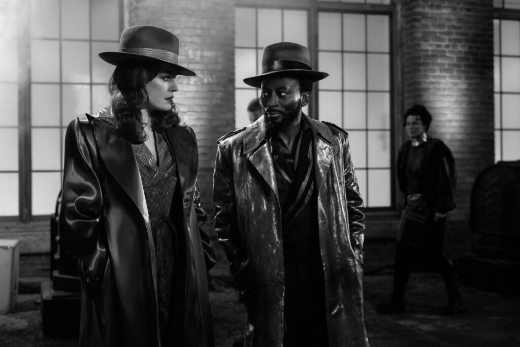 Kurzrezension: "Star Trek: Strange New Worlds" - 4x04 "A Case of Chiaroscuro" 1 Chin-Riley und M'Benga in "A Case of Chiaroscuro" (Photo: Jan Thijs/Paramount+)