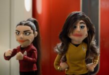 Rezension: “Strange Puppet Worlds 4×05 – Stufe-5 Folgenunfall” Noonien-Singh und Chin-Riley in "Level-Five Transporter Accident" (Photo: Jan Thijs/Paramount+)