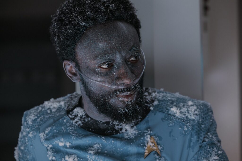 Kurzrezension: "Star Trek: Strange New Worlds" - 4x06 "Off-Hour" 3 M'Benga in "Off-Hour" (Photo: Jan Thijs/Paramount+)