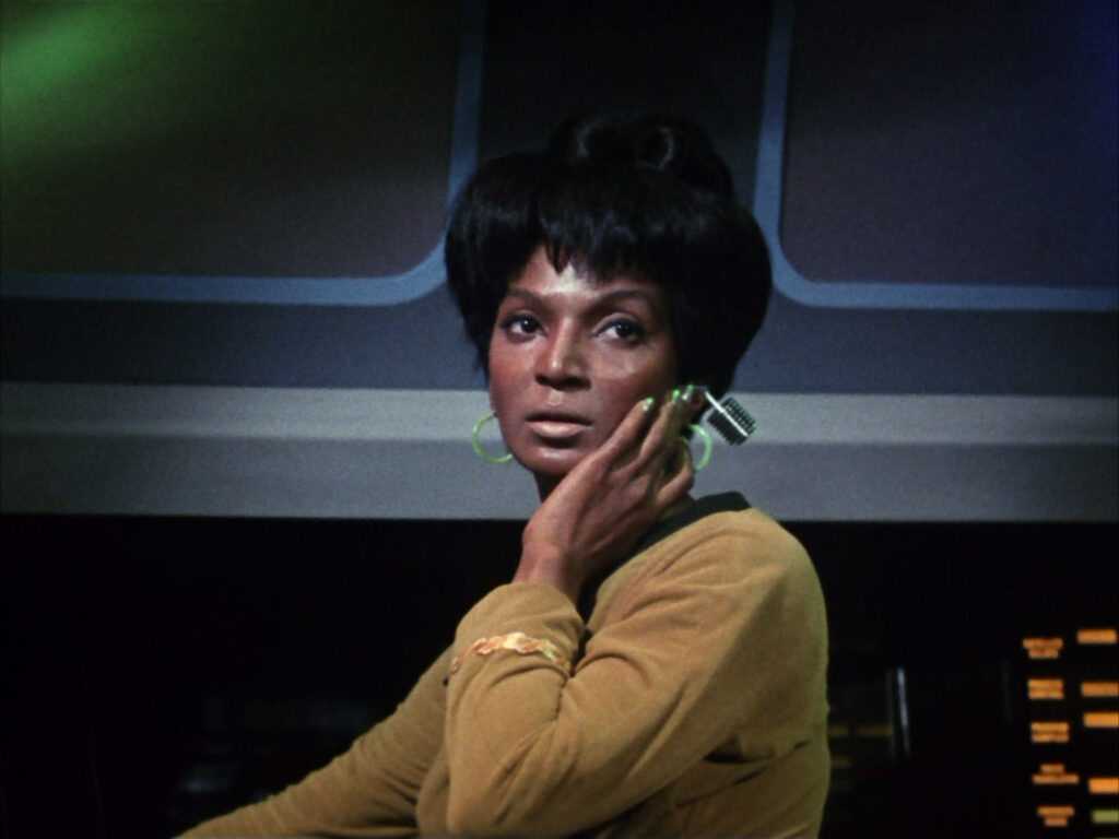 Uhura in "The Corbomite Maneuver" (Szenenbild: Jerry Finnerman/CBS Television Distribution)