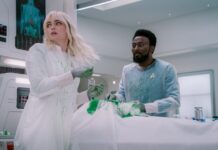 Kurzrezension: “Star Trek: Strange New Worlds” – 4×07 “Like Chronitons Through the Hourglass” Chapel und M'Benga in "Like Chronitons Through The Hourglass" (Photo: Brendan Adam-Zwelling/Paramount+)