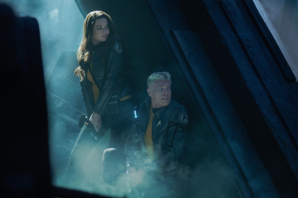 Kurzrezension: "Star Trek: Strange New Worlds" - 4x08 "Orders of Magnitude" 3 Chin-Riley und Pike in "Orders of Magnitude" (Photo: Jan Thijs/Paramount+)