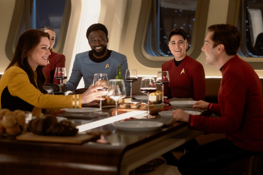 Kurzrezension: "Star Trek: Strange New Worlds" – 4x10 "Tomorrow’s Enterprise" 3 Chin-Riley, Noonien-Singh, M'Benga, Ortegas und Scott in "Tomorrow's ENterprise" (Photo: Jan Thijs/Paramount+)