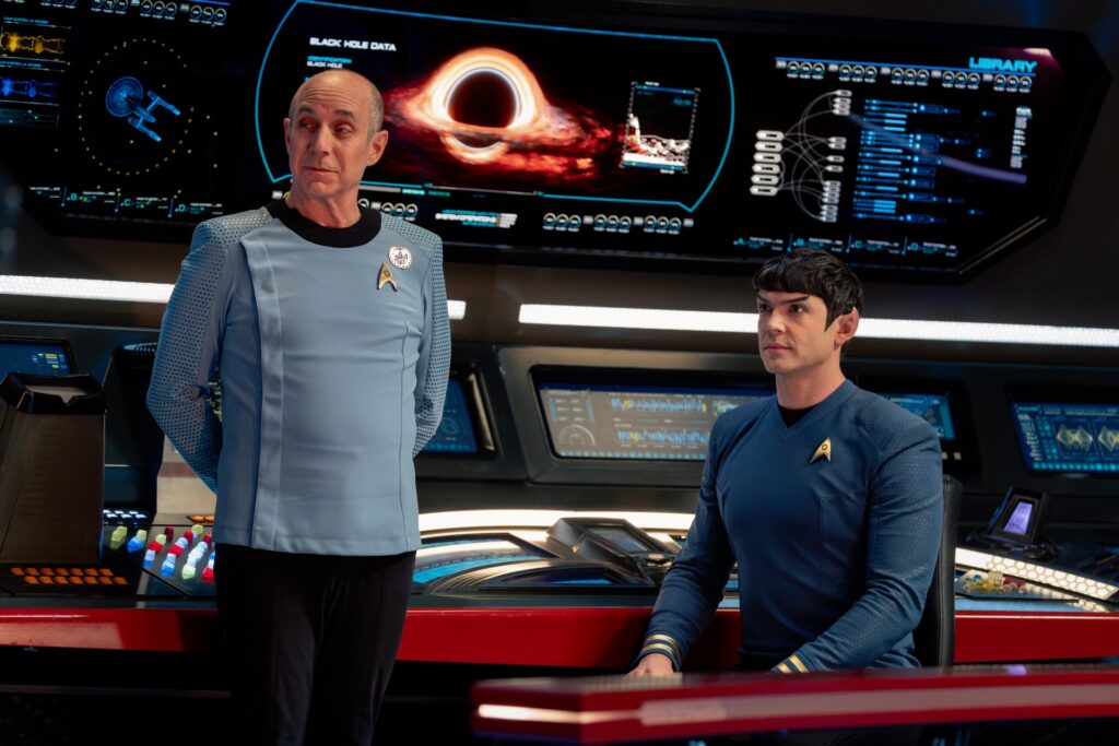 Rezension: "Strange New Worlds 4x10 - Die Enterprise von Morgen" 3 Boyce und Spock in "Tomorrow's ENterprise" (Photo: Jan Thijs/Paramount+)